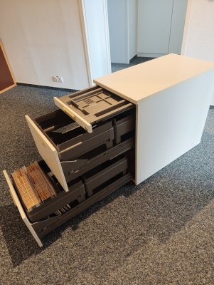 Standcontainer 72 x 44 x 80 cm ohne Schlüssel, Foto 1